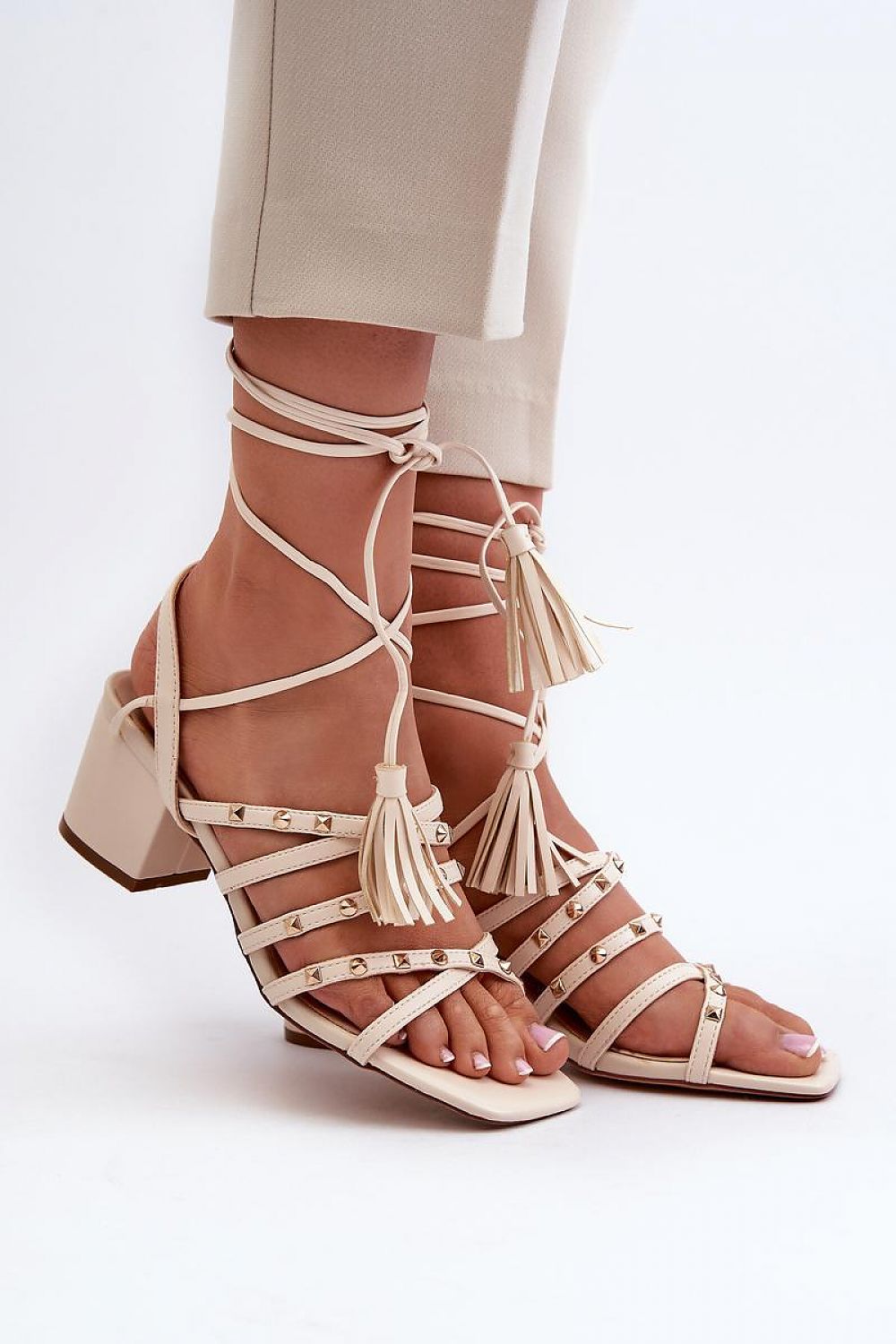 Heel sandals Step in style